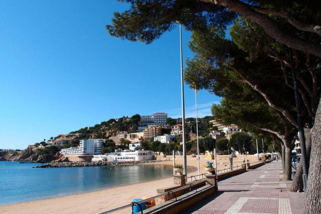Nuevo Luminoso Apartamento Catalina A 80 Metros De La Playa Para 4 Personas Sant Feliu de Guíxols Buitenkant foto