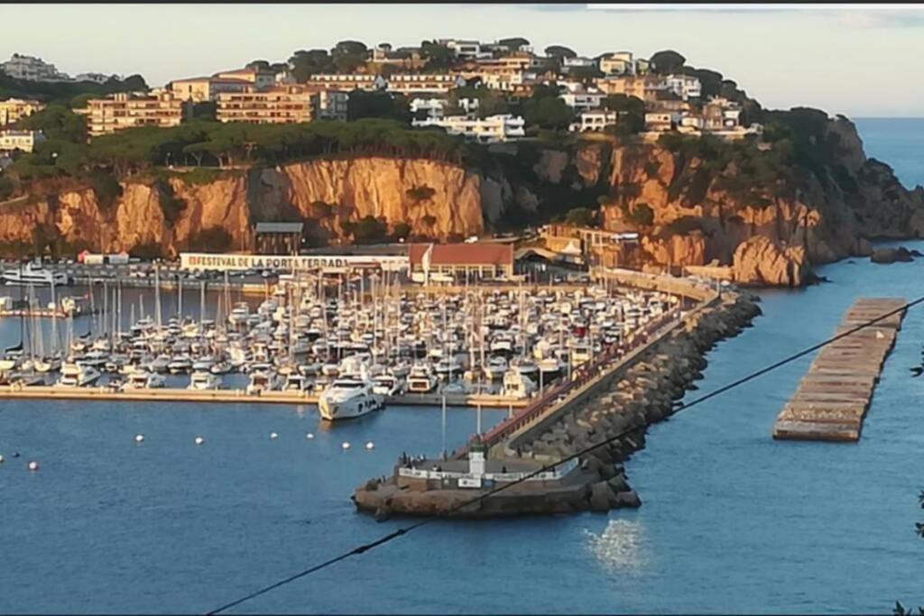 Nuevo Luminoso Apartamento Catalina A 80 Metros De La Playa Para 4 Personas Sant Feliu de Guíxols Buitenkant foto