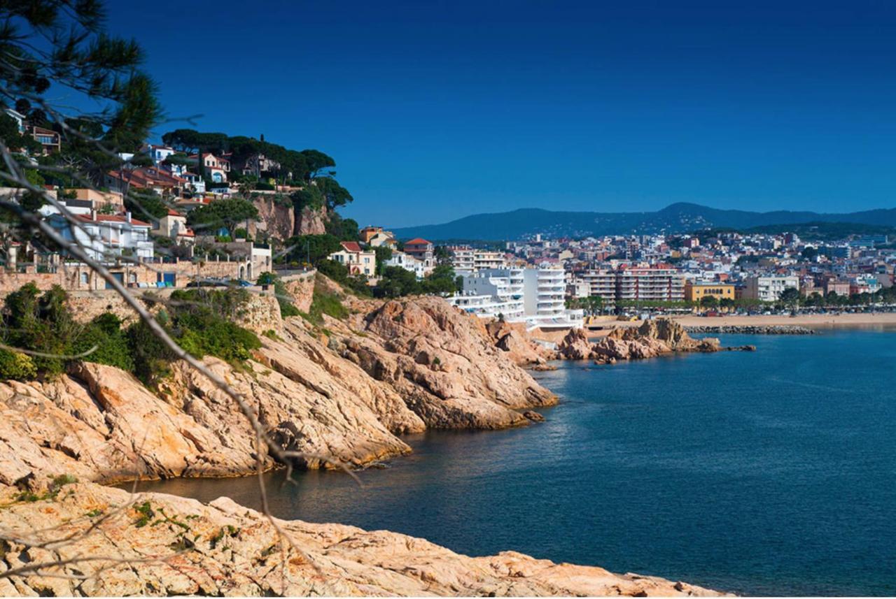 Nuevo Luminoso Apartamento Catalina A 80 Metros De La Playa Para 4 Personas Sant Feliu de Guíxols Buitenkant foto